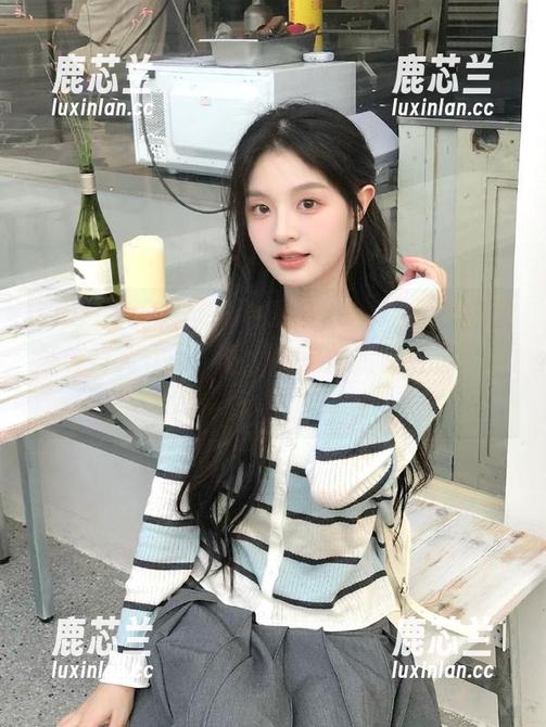 Xiuren秀人网 - 周于希Sandy学姐的无圣光写真作品，仿佛将时间定格在那份甜美瞬间！.txt