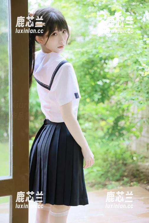 Xiuren秀人网 - 周周不吃香菜花嫁精选作品集：捕捉每一瞬间的唯美与浪漫.txt