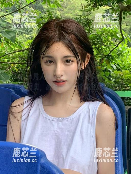Xiuren秀人网 - 探索夏诗雯Sally的内衣定制图集，感受她如何诠释时尚与性感.txt