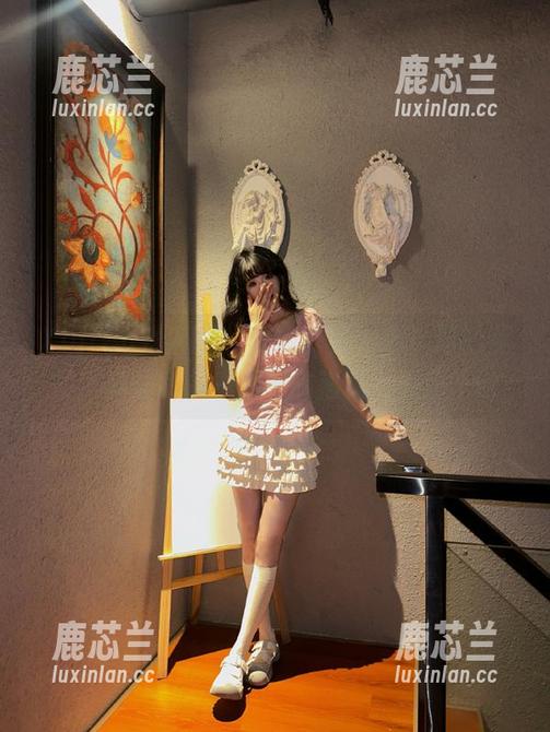 Xiuren秀人网-小逗逗 Xiuren秀人网 - 夏日盛宴,小逗逗的美图写真让我们一同回味清爽与惬意.txt