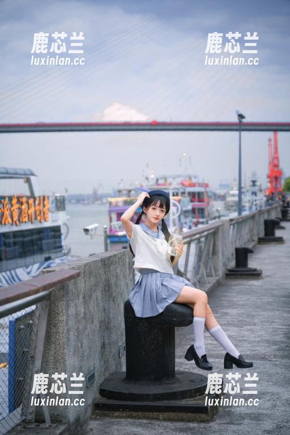 Xiuren秀人网 - 徐莉芝Botty的套装魅力无极限：她的照片作品集原图将你带入另一个时尚世界。.txt