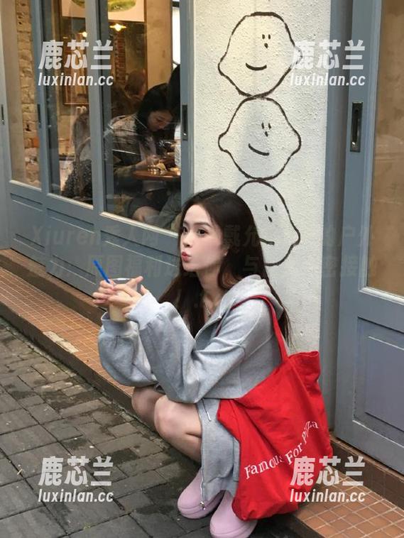 Xiuren秀人网 - 感受戴允祺zoe的户外魅力：原图福利送给你，与自然亲密接触！.txt