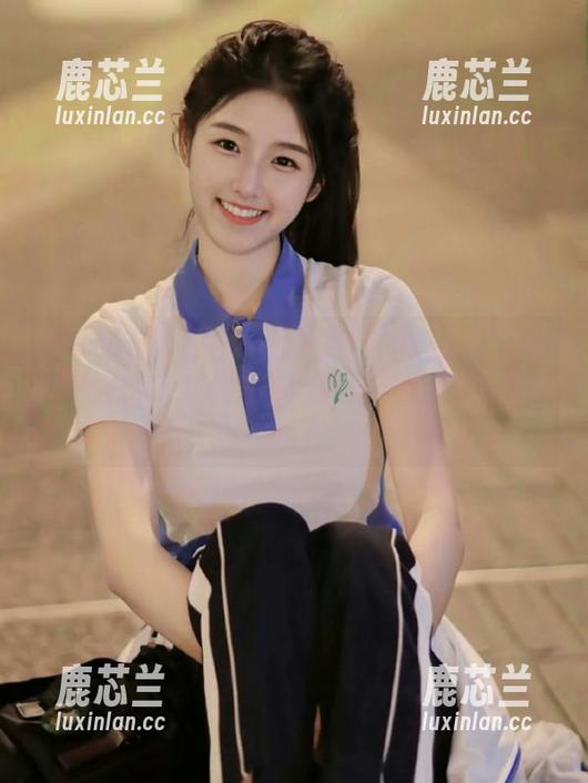 Xiuren秀人网 - 星子柒kiki的全套牛仔裤写真，定义个性与率性的时尚新风尚！.txt