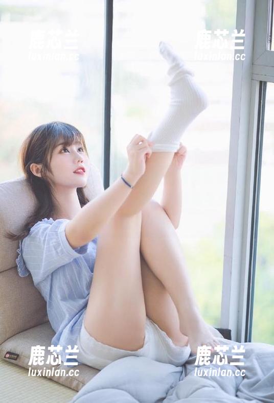 Xiuren秀人网-是小逗逗 Xiuren秀人网 - 是小逗逗倾情分享:探索最新白丝写真,感受那份轻盈与典雅交织的魅力!.txt