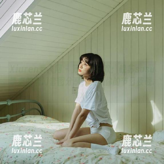 Xiuren秀人网 - 万圣节狂欢：晚苏susu带来的魔幻套图分享，点亮你的节日夜晚.txt