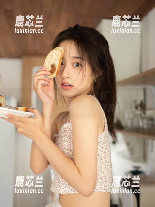 Xiuren秀人网 - “桃色奶酪”校园写真原图大放送，福利让你瞬间沉醉其中.txt