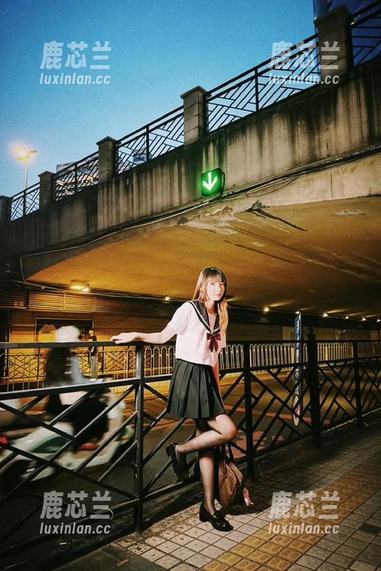 Xiuren秀人网 - 熊吖BOBO专属泳衣写真定制，轻松吸引目光，成就夏日冒险家！.txt
