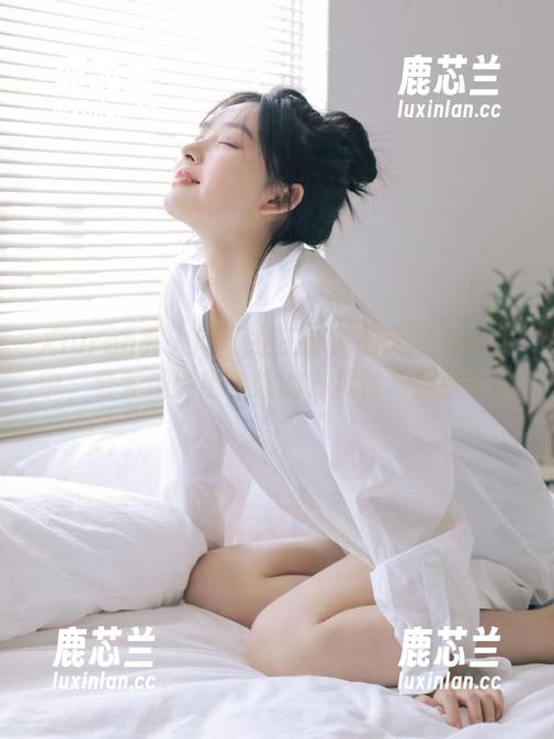 Xiuren秀人网 - 在王伊纯的无圣光图集中，套装演绎出生活的多样性与美好.txt