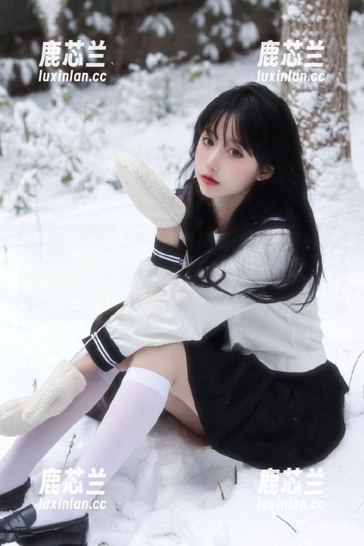 Xiuren秀人网 - 原图揭秘：玛鲁娜Manuela的瑜伽摄影资源，感受无限的灵动与美丽.txt