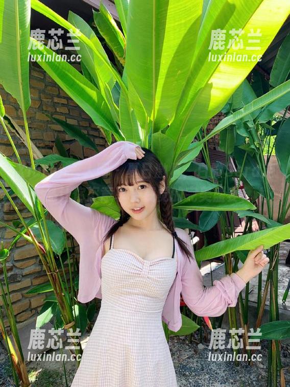Xiuren秀人网 - 夏日激情，白微Sera定制作品让你恣意享受视觉的完美盛宴！.txt