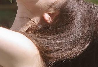 Xiuren秀人网 - 白白Alina的私拍魅力：如何通过睡衣写真传递美与舒适.txt