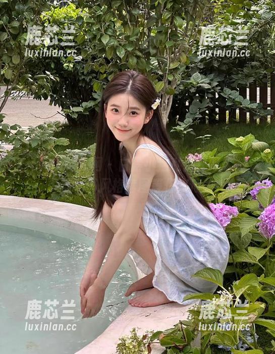 Xiuren秀人网-白露小猪 Xiuren秀人网 - 白露小猪私拍作品大放送:多款秘书风格套图等你来欣赏.txt