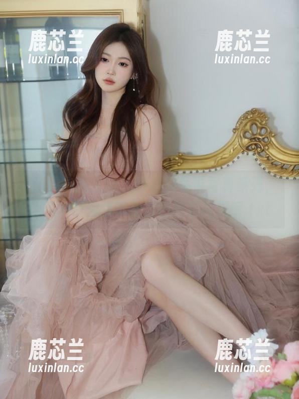 Xiuren秀人网-舒林培 Xiuren秀人网 - 舒林培吊带写真系列,让照片带你领略极致的美丽与温暖.txt
