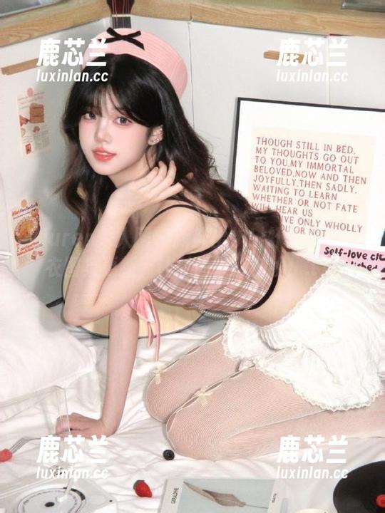 Xiuren秀人网-轩轩王子 Xiuren秀人网 - 新鲜出炉!轩轩王子毛衣图集更新,让时尚随时在线!.txt