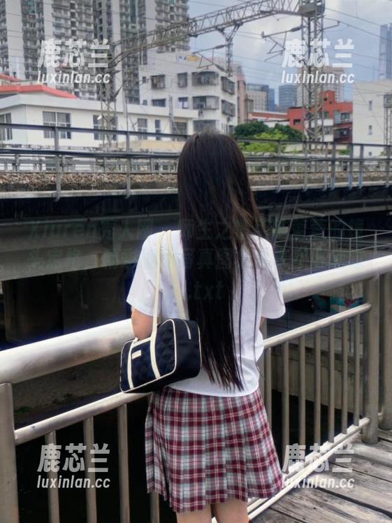 Xiuren秀人网 - 师生之情用陆萱萱的镜头定格，精彩剧情写真图集分享不可错过！.txt
