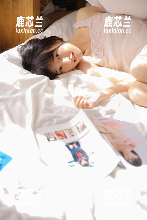 Xiuren秀人网 - 陆萱萱的白色时尚，精彩写真图片合集重现她的风采.txt