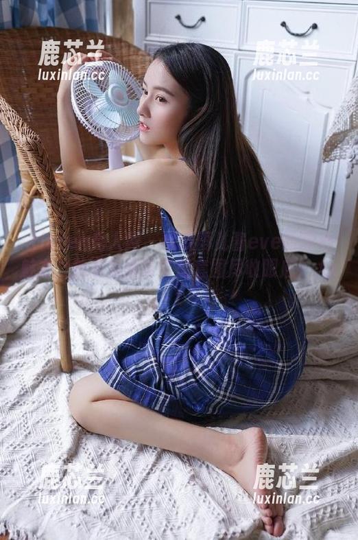 Xiuren秀人网 - 感受雨儿酱eve的甜心魅力，独家美图与丰盛套图尽收眼底！.txt