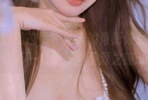 YALAYI雅拉伊 - 迷人的肖萧修女写真，发现不一样的美图资源之旅.txt