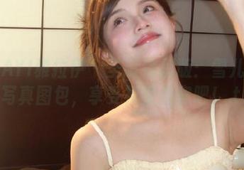 YALAYI雅拉伊 - 圣诞特别版：雪儿的唯美写真图包，享受视觉盛宴吧！.txt