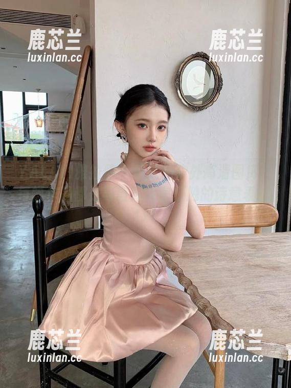 YALAYI雅拉伊-香草 YALAYI雅拉伊 - 香草的户外高清图库:每幅作品都是与自然亲密接触的诗意表达.txt