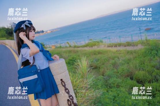 走进Yiko湿润兔的梦巴黎：一部充满创意的写真图集.txt