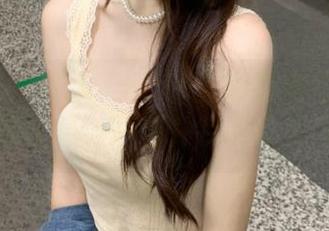 YouMi尤蜜荟 - Mila豆嘟嘟内衣高清套图，演绎性感与娇羞并存的唯美风情.txt