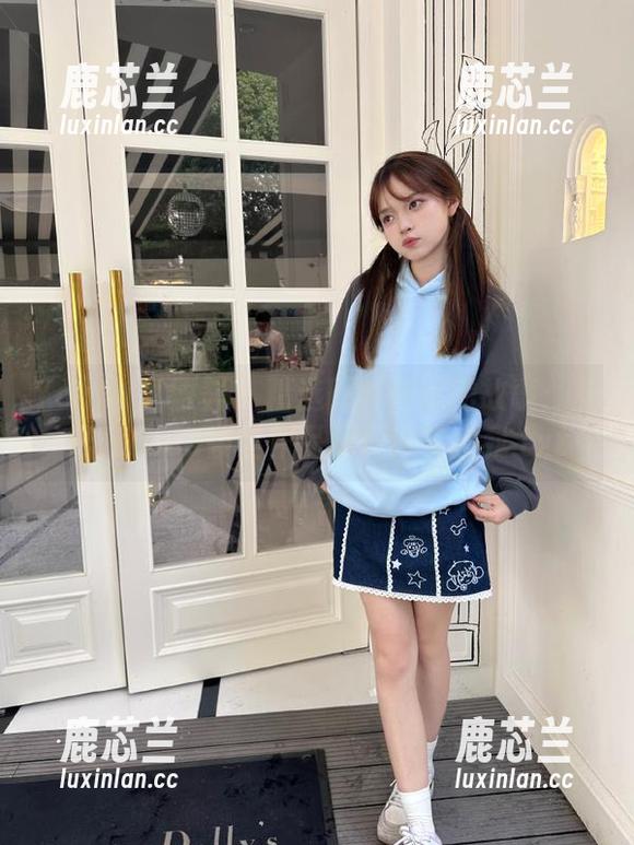 YouMi尤蜜荟 - 精选图片背后的故事：张思允Nice镂空作品展现真实自我.txt