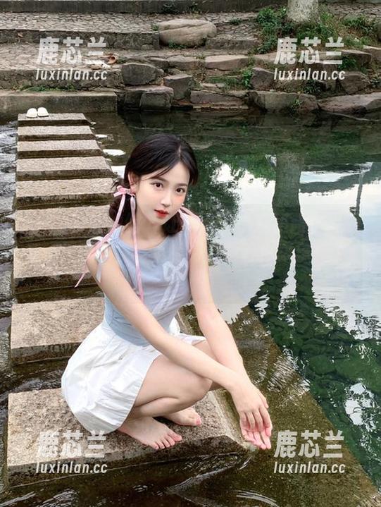 YouWu尤物馆 - 让Cris_卓娅祺陪你温暖每一天，棉袜写真免费下载等你来拿！.txt