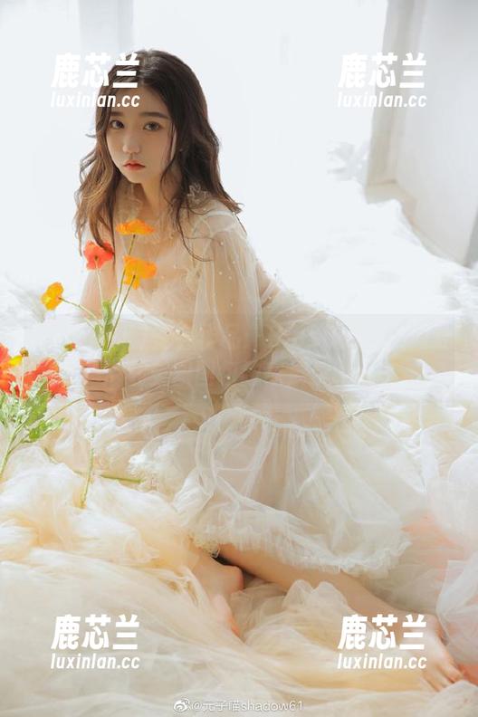 Yuka(유카)签名作品：BlueCake夜间沐浴红美图图包独家展示.txt