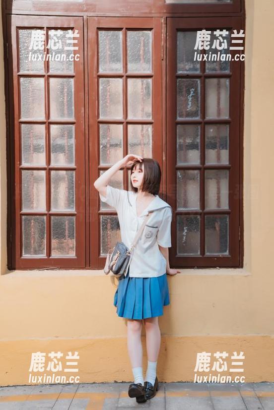 探索ZinieQ的甘雨僵尸装写真，每一张图片都颠覆你的想象.txt
