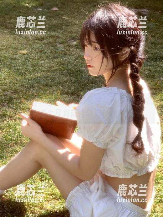 beautyleg - 鲜活的艺术氛围：Zoey的私房奶牛写真带你领略新视角.txt