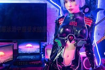 在eliza喵喵泳池中感受水的拥抱,倾情展现夏日写真艺术的无限魅力!.txt