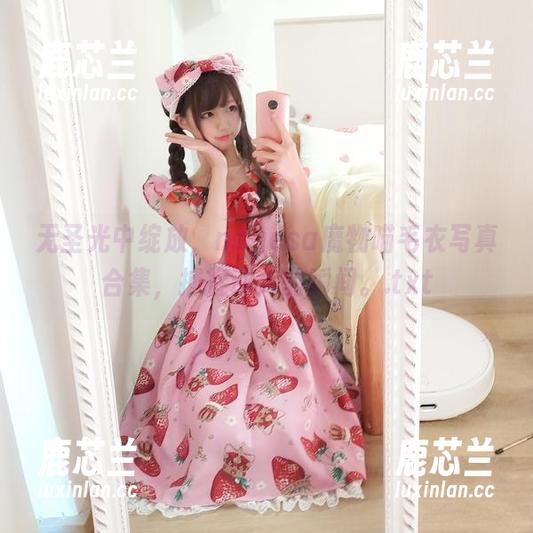 无圣光中绽放，nagesa魔物喵毛衣写真合集，捕捉动人的瞬间。.txt