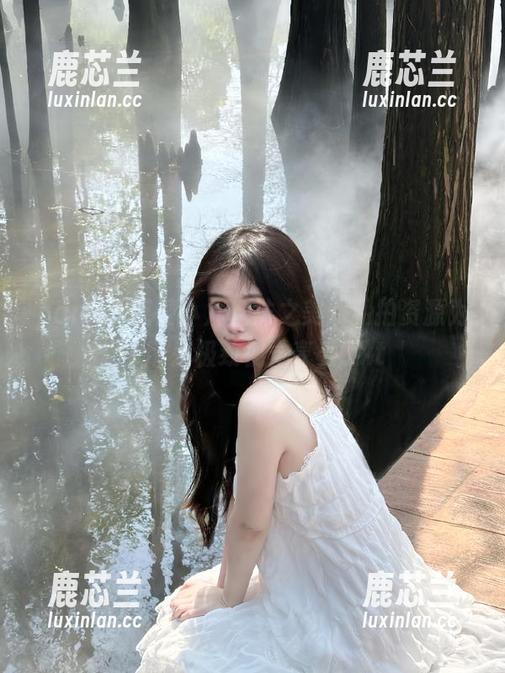 pans - 感受小九丝袜之美：私拍资源为你带来极致视觉享受.txt