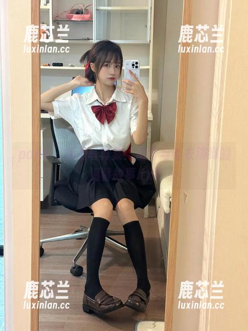 pans - 私房写真集：曲奇与毛衣演绎的温馨故事.txt