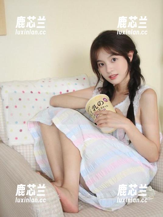 pans-李沫 pans - 李沫化身兔女郎,美图写真让你大喊‘这也太可爱了吧’!.txt