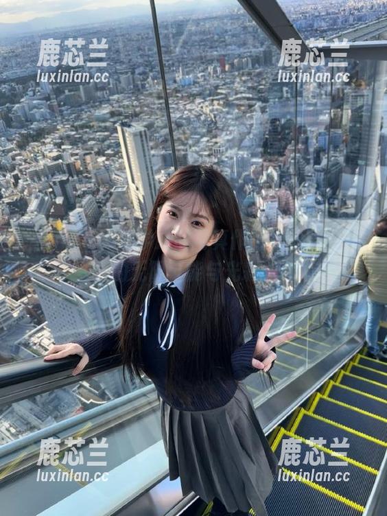 pans - 淘淘学妹的写真作品集，展现青春的无限可能与光彩.txt