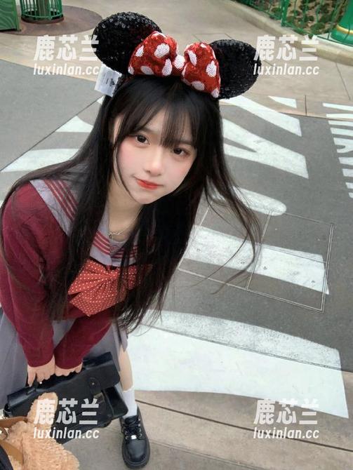 pans - 解密蕾蕾的圣诞写真：无圣光原图里的绝美瞬间，真是让人不忍直视！.txt