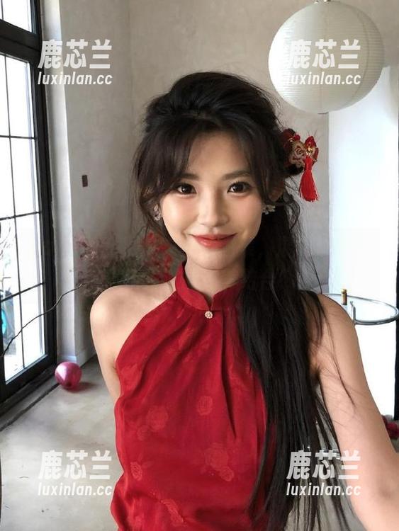 pans - 金熙泳衣在线图集，展现优雅风姿与热情海滩的完美结合！.txt