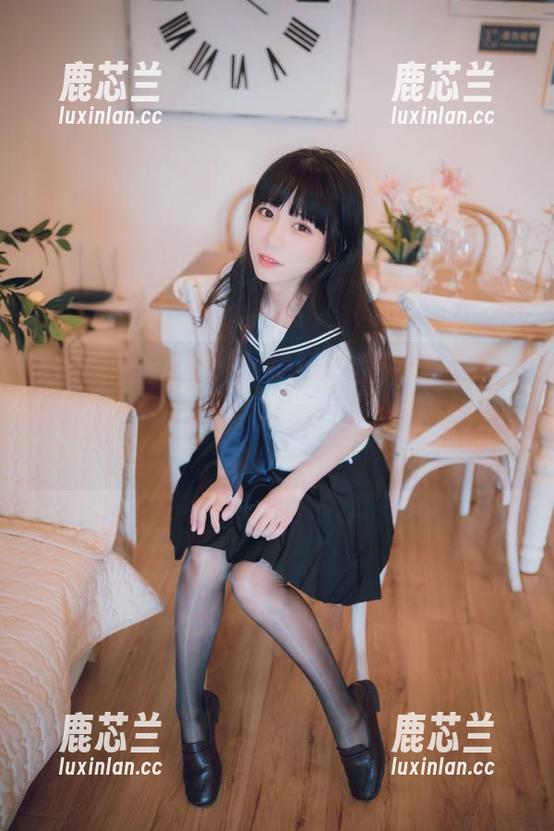 让我们一起欣赏“usejan蓝蓝小羊”的魅力：下载她最新写真图片，为生活添彩！.txt