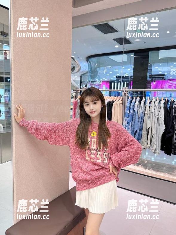 不容错过！yeeun孙乐乐LOOZY–画师的在线写真展，带你品味艺术的魅力.txt