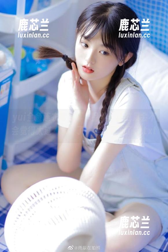 yui金鱼连衣裙写真作品集：这效果会不会觉得太过‘水’了，真心受不了？.txt