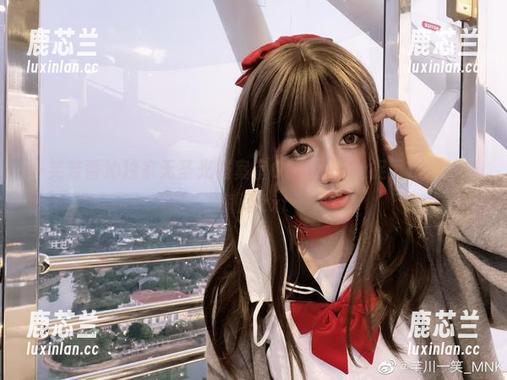 一笑芳香沁独家无圣光档案室OL图包，捕捉工作的优雅瞬间.txt