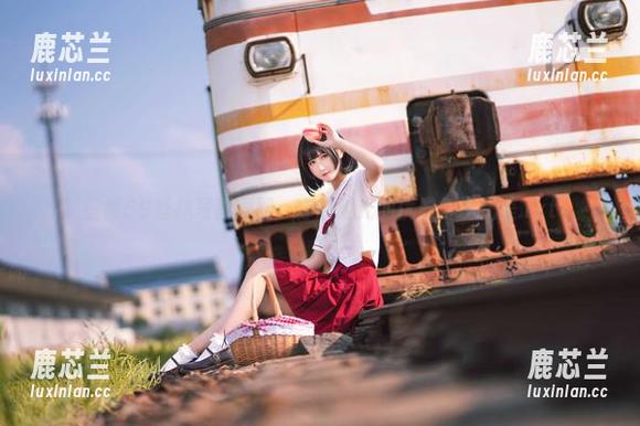 三度69丝袜写真图册：穿越时光的优雅与现代美.txt