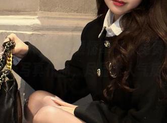 丽柜 - Vicky修女倾情奉献，免费获取她的最新写真作品，尽显迷人气质.txt