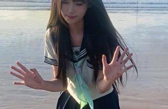 丽柜 - xilly的睡衣写真美图，带你沉醉于美丽的壁纸世界.txt