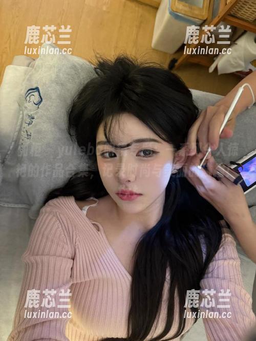 丽柜 - yuleba眼镜专题：一系列令人惊艳的作品合集，记录时尚与美丽的碰撞！.txt