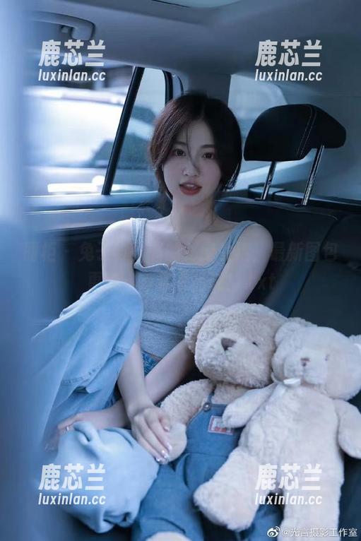 丽柜 - 兔子与秘书的秘密生活，最新图包更新，等你来品味！.txt