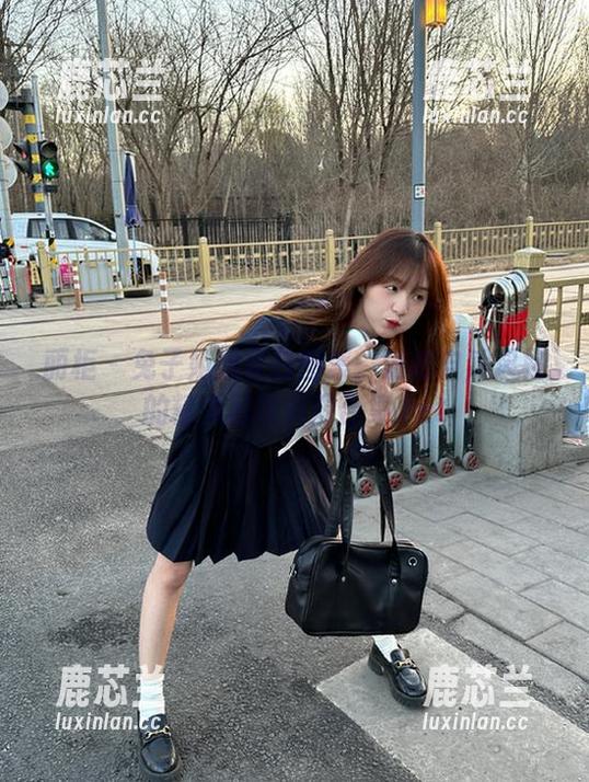 丽柜 - 兔子姐姐夏日图集：清新自然风格的精美写真资源合集.txt