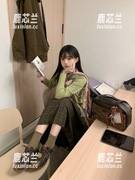 丽柜 - 探秘左左的粉色魅力：珍藏写真网盘合集，释放你的视觉享受.txt